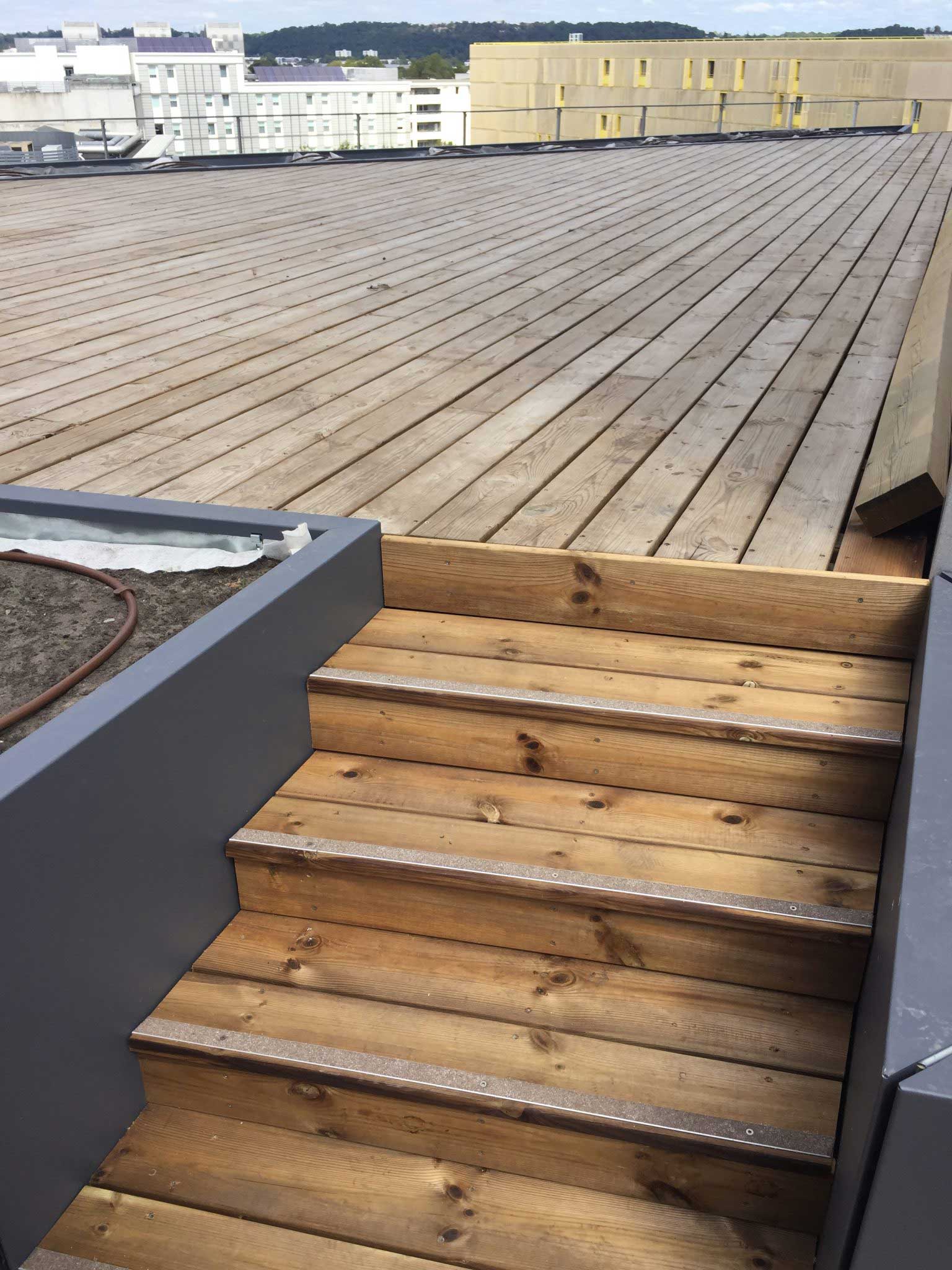 terrasse-bois-pin-bordeaux-Vue détail escalier 27-08-18 - projet Armagnac par ARBAO